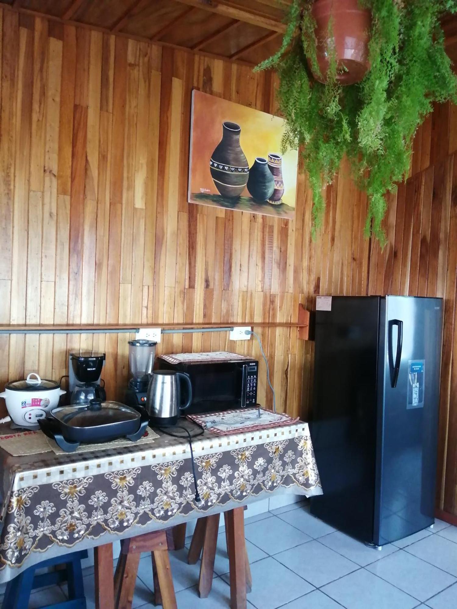 Pension Y Cabinas Colibri B&B Costa Rica Monteverde Ngoại thất bức ảnh